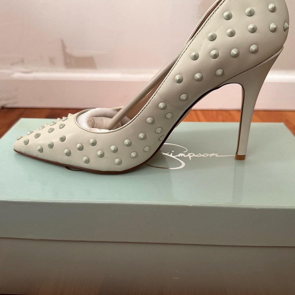 Studded point heels - Picture 2 of 3